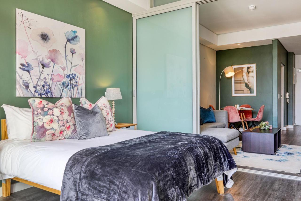 Backup-Powered Colourfull City Balcony Apartment Cape Town Bagian luar foto
