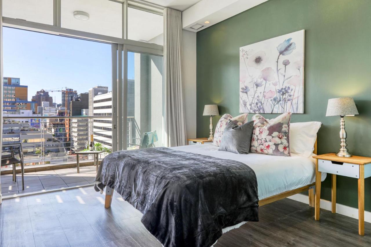 Backup-Powered Colourfull City Balcony Apartment Cape Town Bagian luar foto