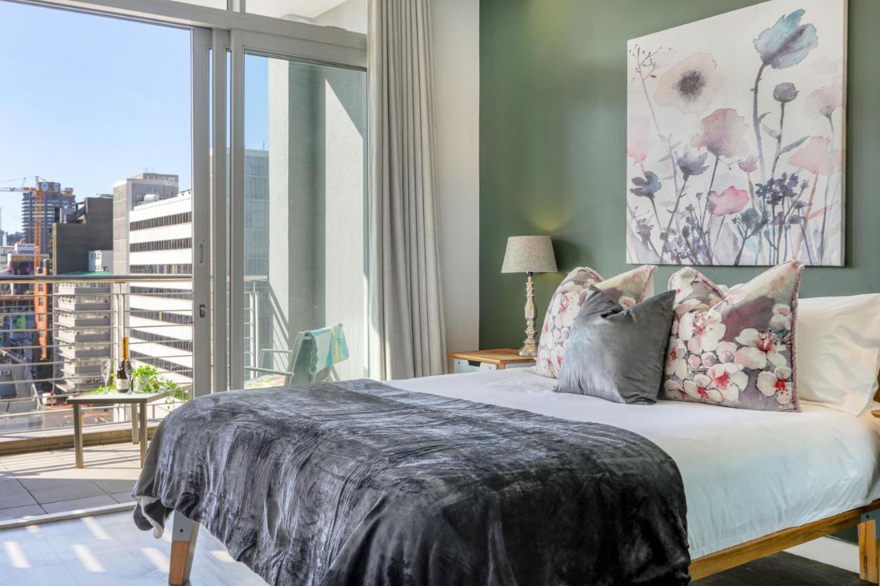 Backup-Powered Colourfull City Balcony Apartment Cape Town Bagian luar foto