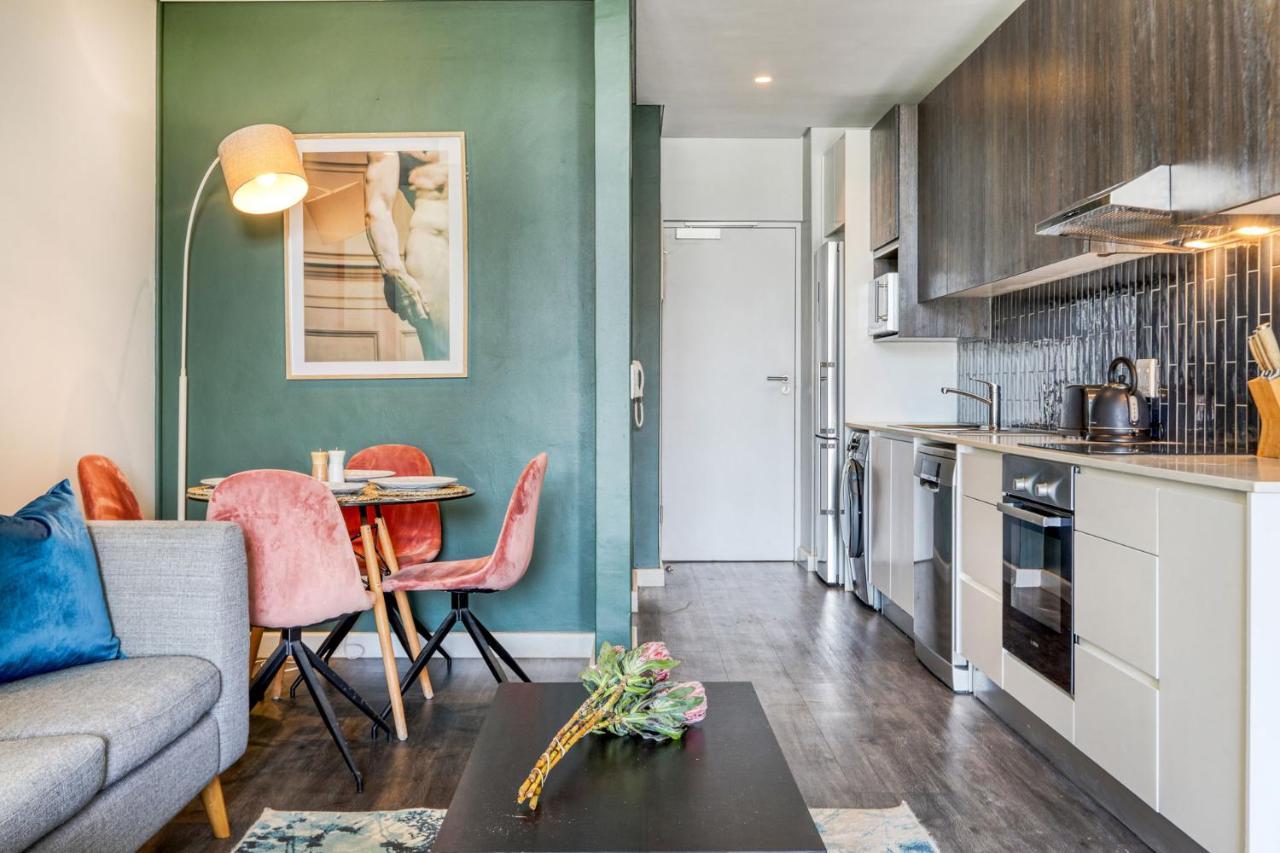 Backup-Powered Colourfull City Balcony Apartment Cape Town Bagian luar foto