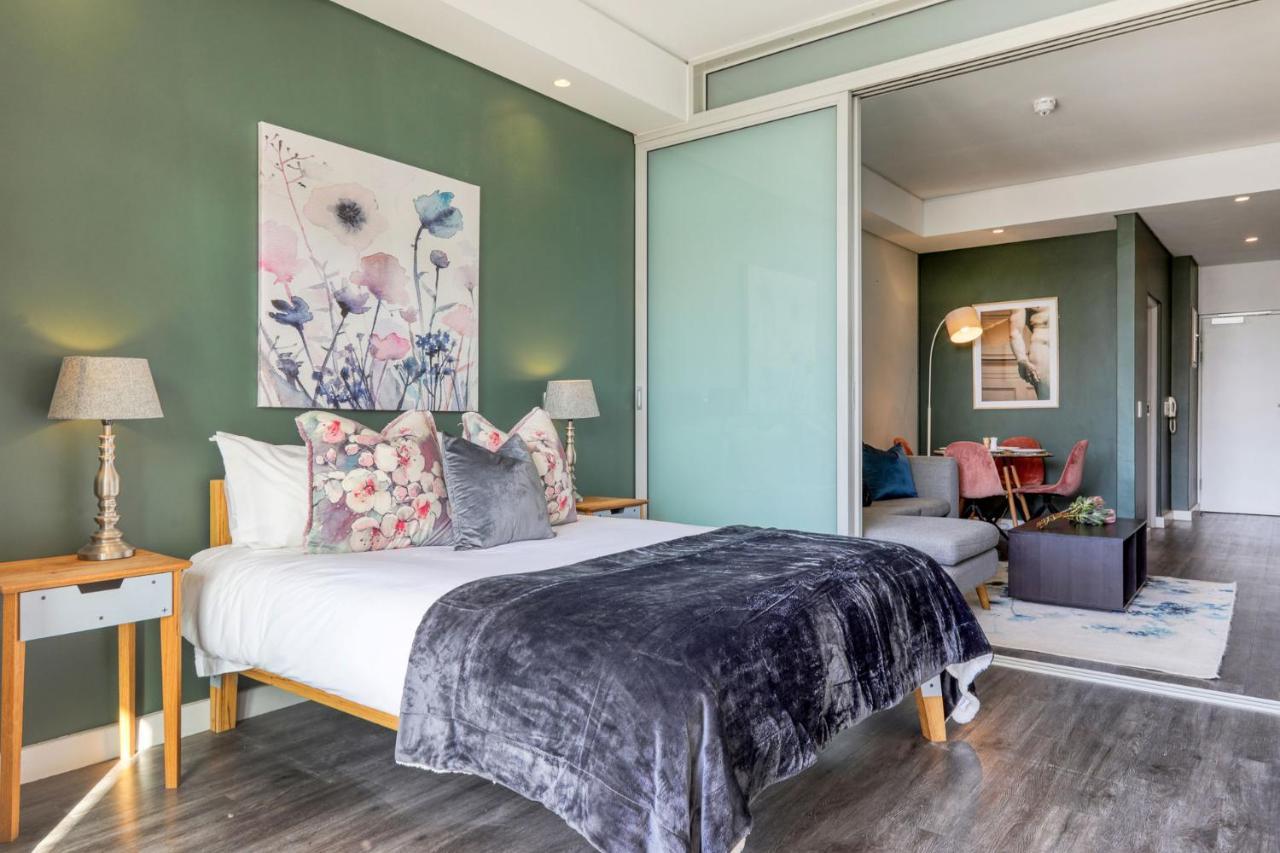 Backup-Powered Colourfull City Balcony Apartment Cape Town Bagian luar foto